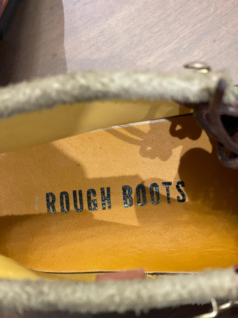 ROUGH BOOTS LACE TO TOE